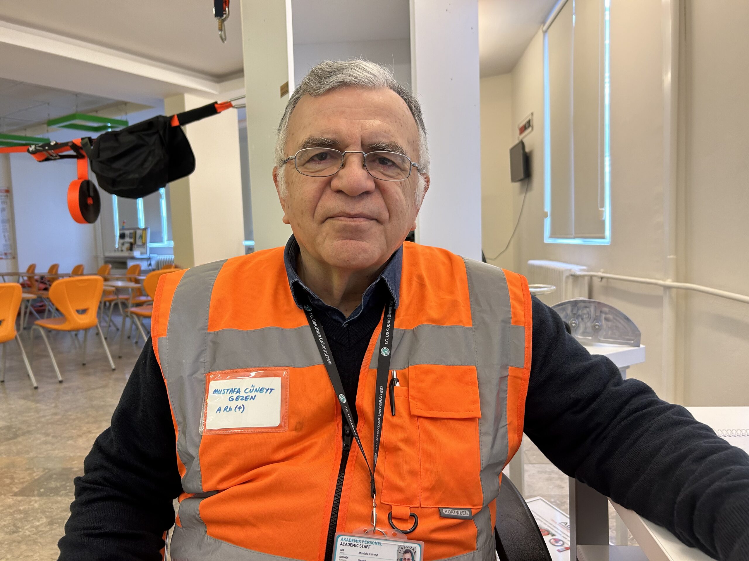 Üzerine kaynar su dışında hiçbir şey dökmeyin! Lavabo açıcı neden patlıyor?