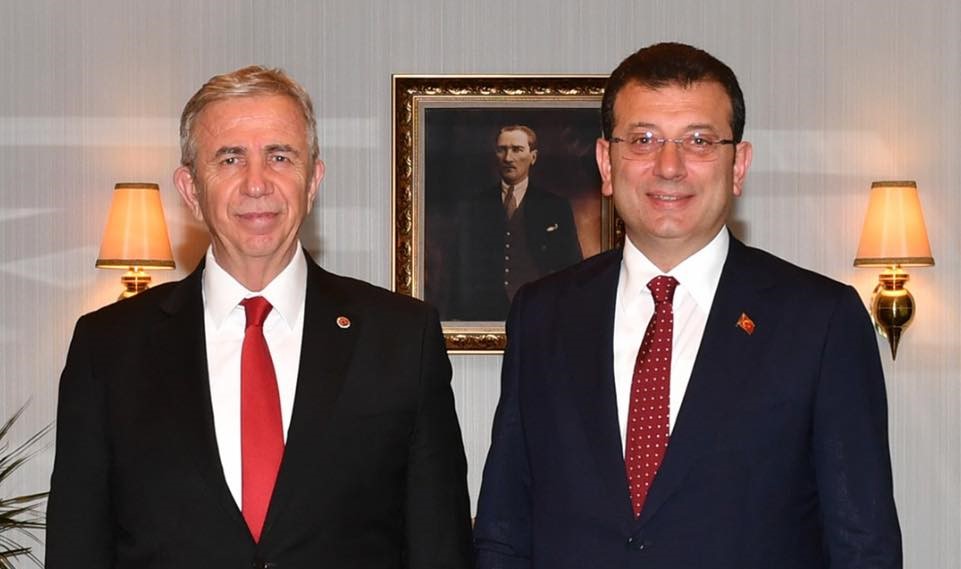 “Son Anket Sonuçları, İstanbul ve Ankara’da AKP’nin Gücünde Azalma İşaret Ediyor”