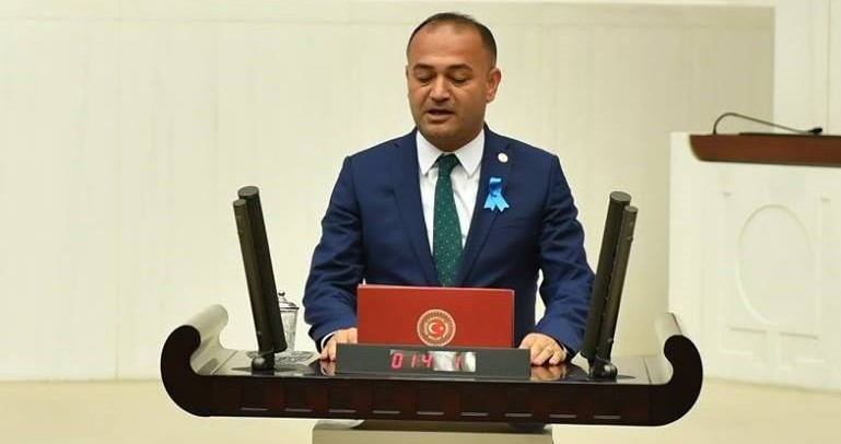 CHP Genel Başkan Yardımcısı Karabat, İçişleri Bakanı Yerlikaya’yı Eleştirdi: “Türk Vatandaşlığı Değerli Hale Geliyor mu?”