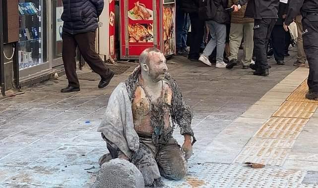 “Erbaa’da Seyyar Satıcı Zabıta İle Tartıştı, Kendini Ateşe Verdi: Hızla Söndürüldü”