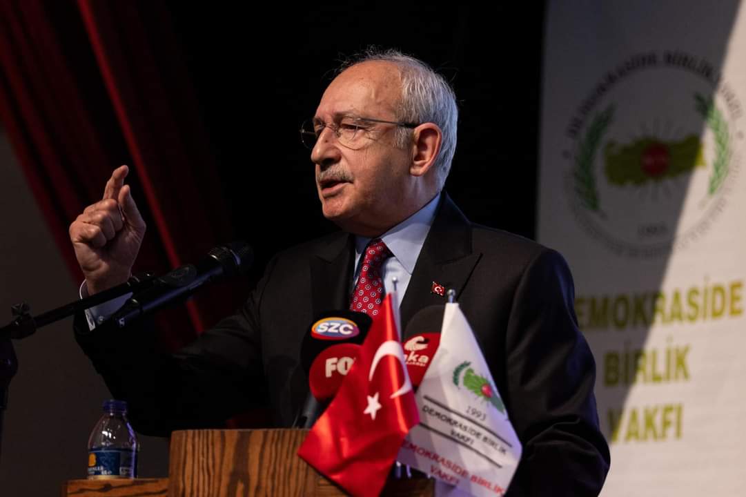 “Demokraside Birlik Vakfı Panelinde: Türkiye’nin İkinci Yüzyılında Tam Demokrasi ve Yeni Anayasa Beklentileri”