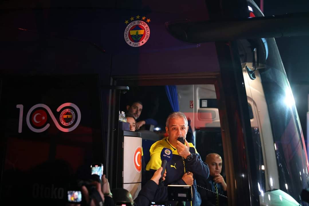 “Saygısızlık Karşısında Birlik: Fenerbahçe-Galatasaray Maçının İptali Sonrası Taraftarların Büyük Buluşması”