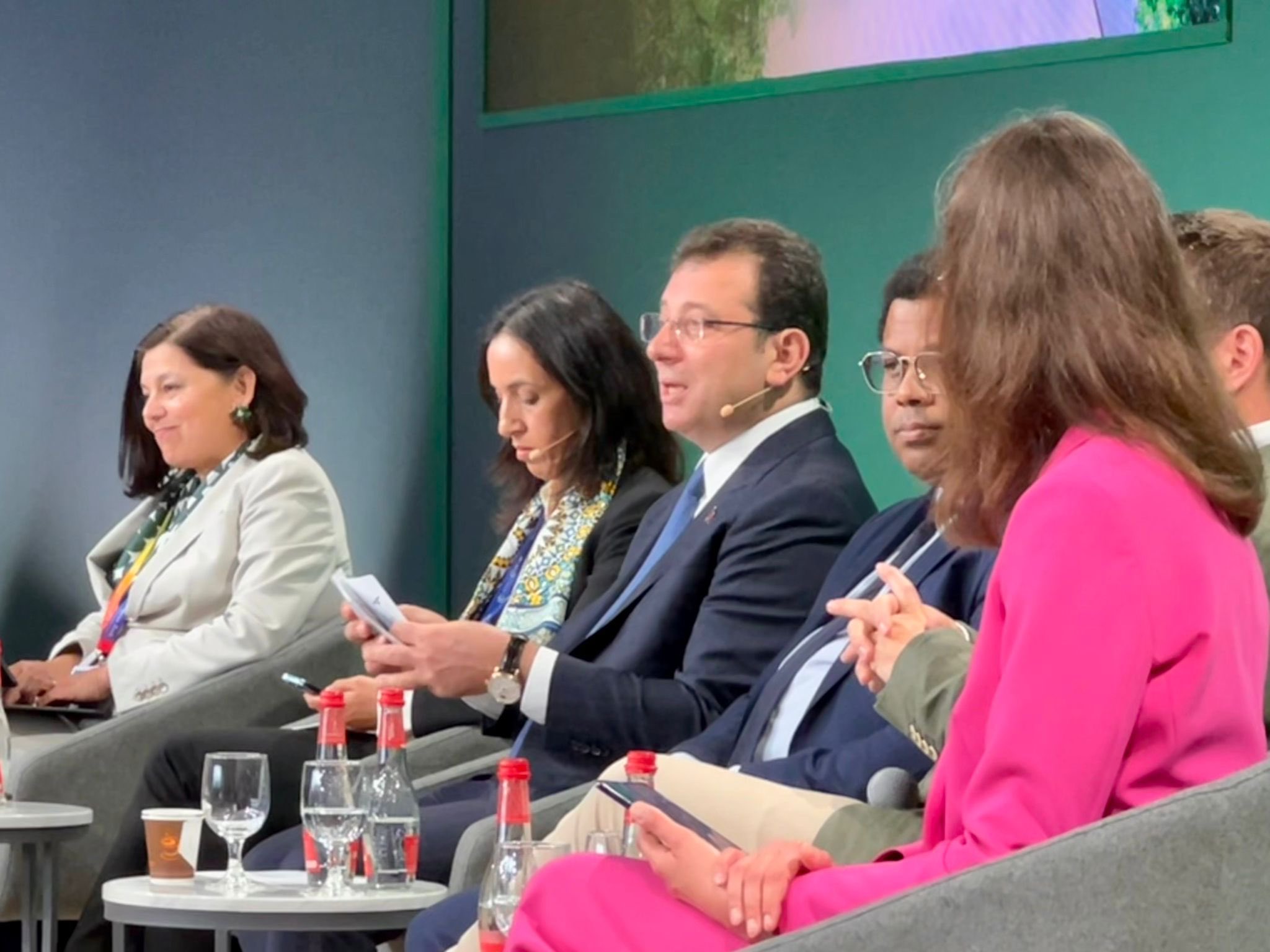 İstanbul Büyükşehir Belediye Başkanı Ekrem İmamoğlu, COP28’de İklim Değişikliği Konferansında Küresel Çözümleri Tartıştı