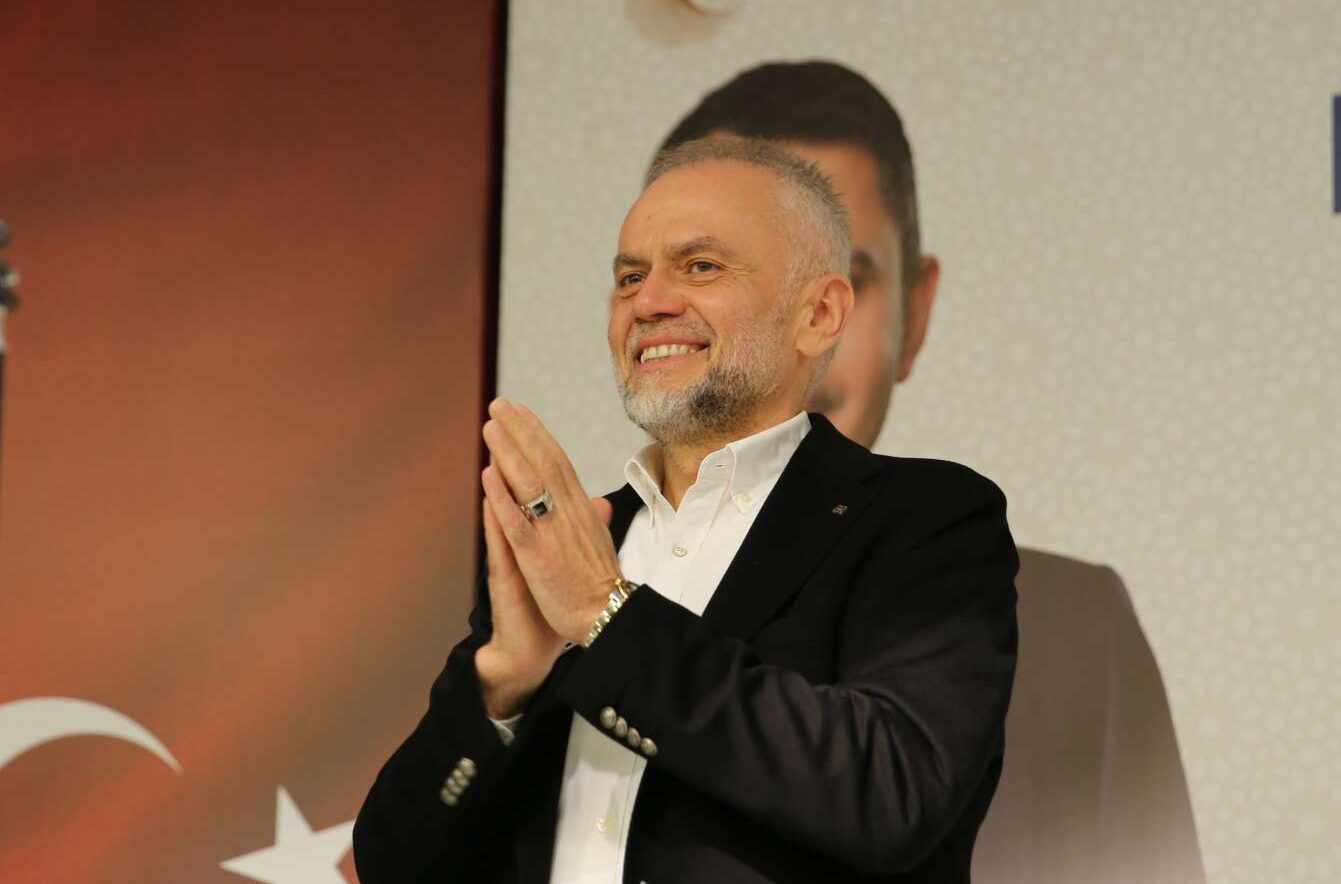 Çekmeköy Belediye Başkanı Ahmet Poyraz, Emekçilere %50 Üzerinde Zam Yaparak En Düşük Personel Maaşını 33 Bin Liraya Yükseltti”