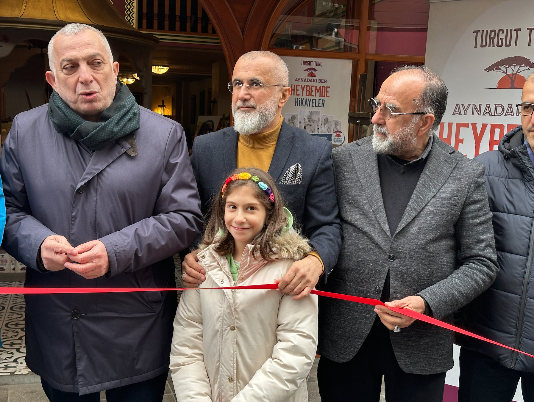 Metin Külünk, Afrika için kitap satın aldı ve dağıttı