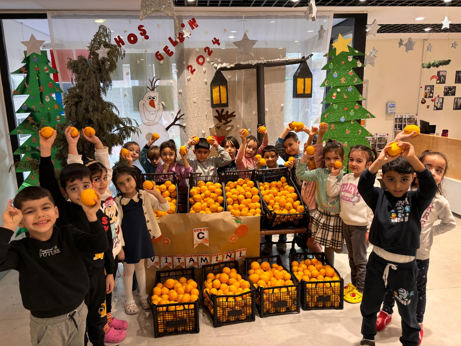 İBB HATAYLI ÜRETİCİLERDEN SATIN ALDIĞI NARENCİYELERİ İSTANBULLULARA ULAŞTIRDI