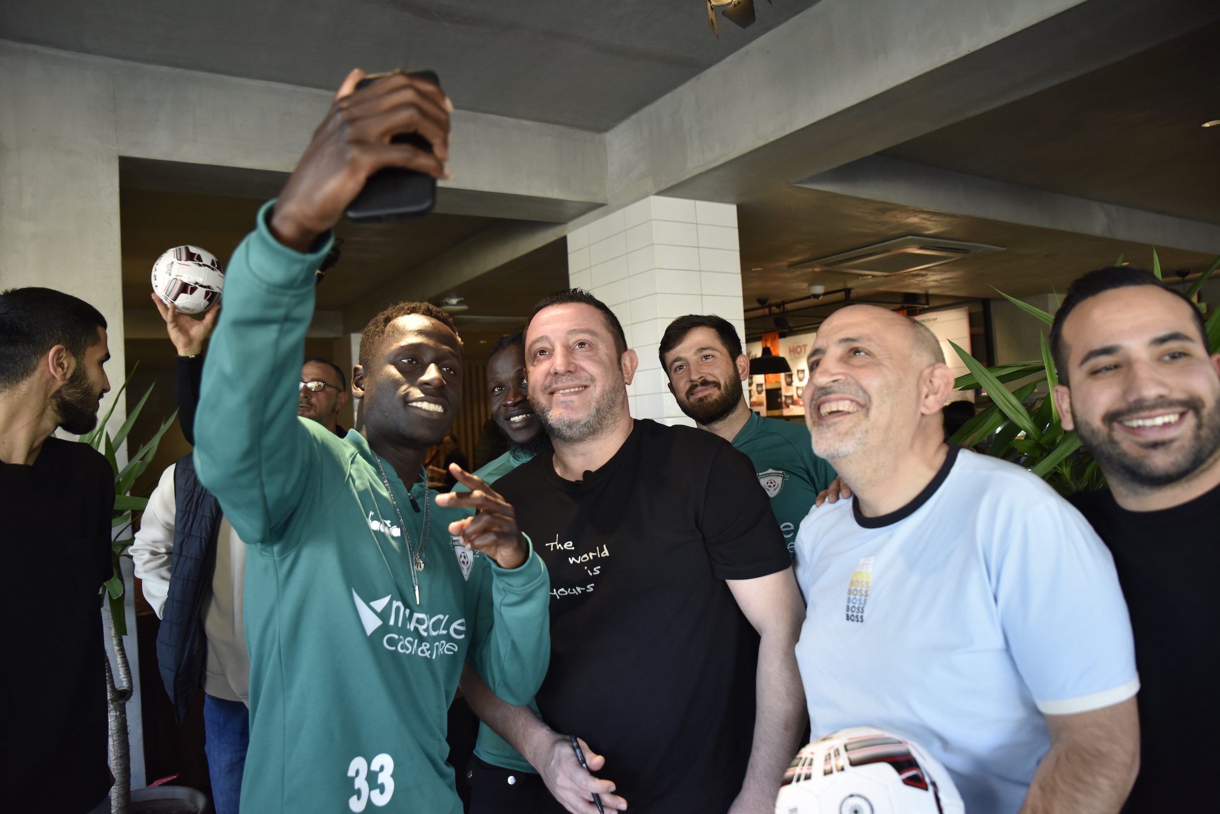 Avrupa ve Türk futbolunun ünlü ismi Nihat Kahveci Kıbrıs’ta Miracle Değirmenlik Spor Kulübü’nü ziyaret etti