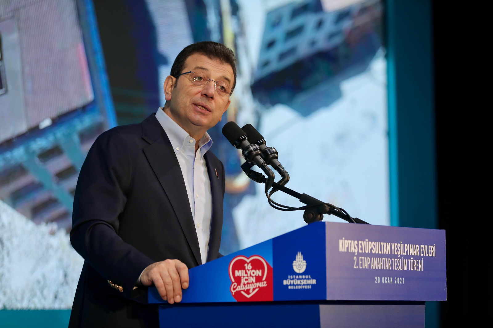 BAŞKAN İMAMOĞLU HALKIN SESİNİN DUYULMASINI İSTEMEDİKLERİ İÇİN, VATANDAŞIN KAMERASINI BİLE KAPATABİLİYORLAR