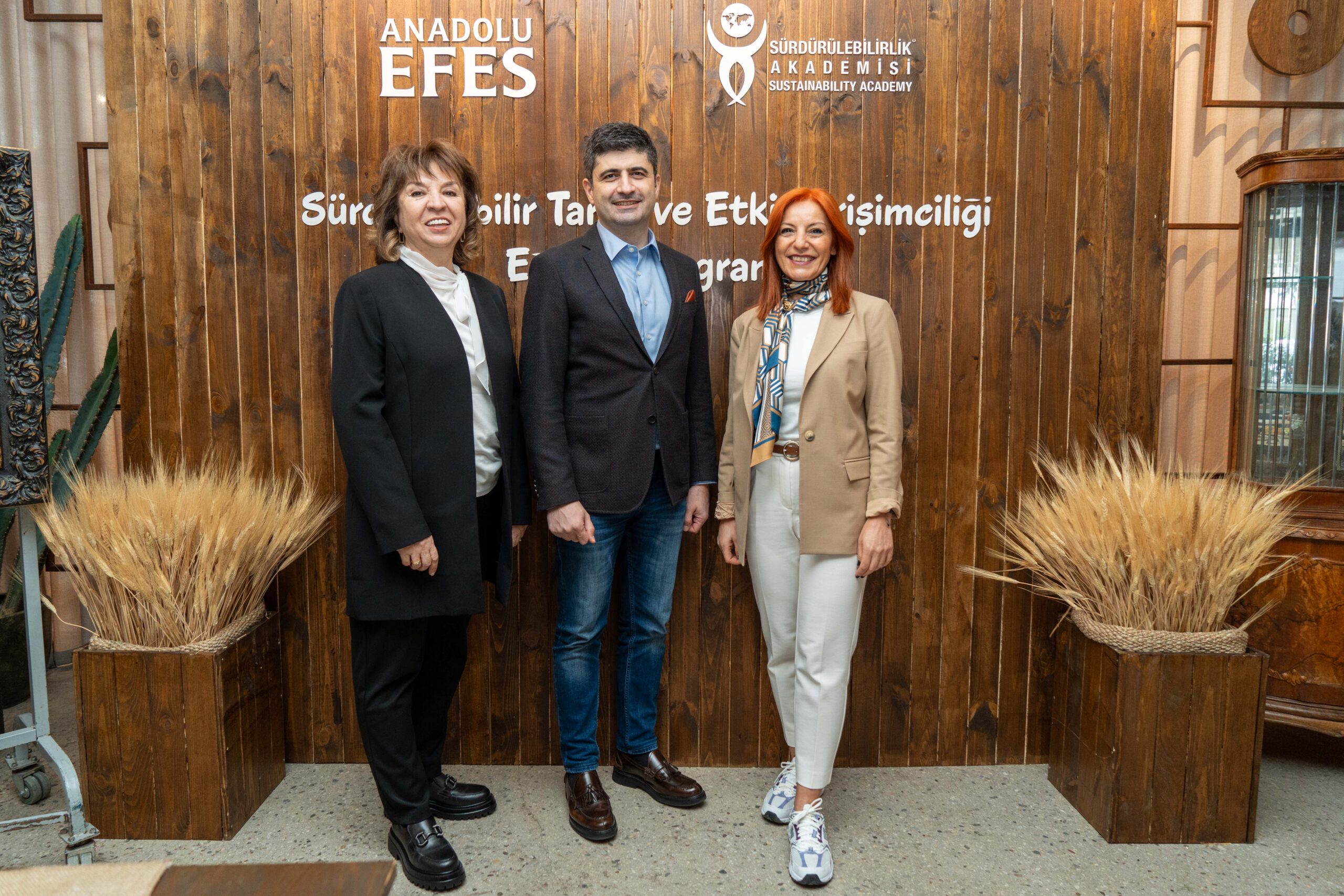 Anadolu Efes, “Sürdürülebilir Tarım ve Etki Girişimciliği” eğitim programıyla gençleri tarıma kazandırmayı hedefliyor