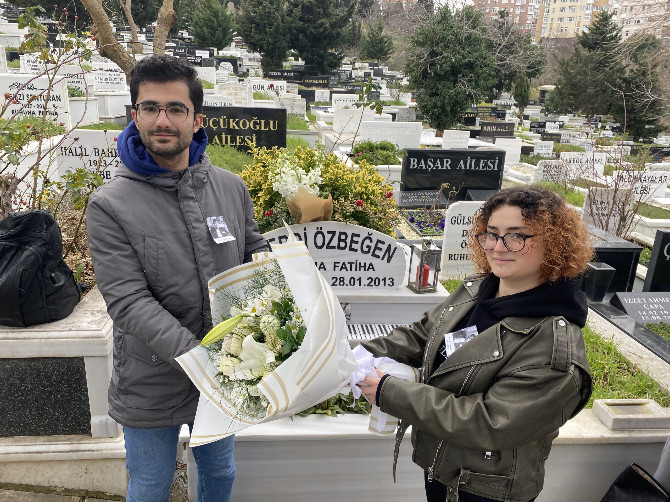 Türk Eğitim Vakfı Türk Müziğinin Usta İsmi Ferdi Özbeğen’i Kabri Başında Andı
