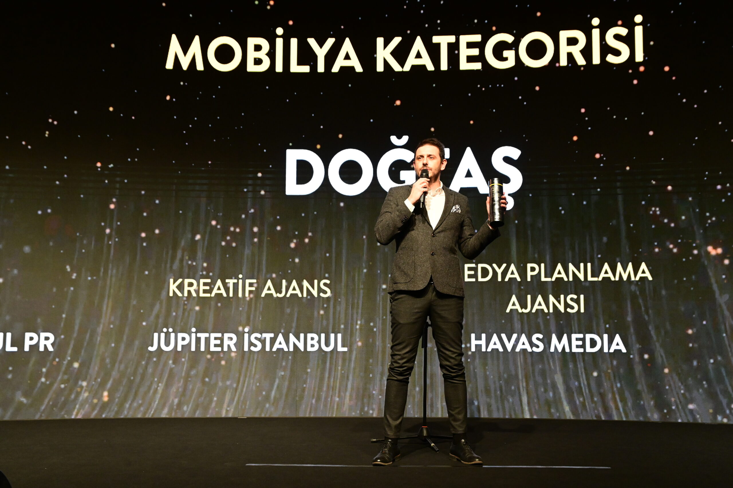 DOĞTAŞ, THE ONE AWARDS’TA  “YILIN EN İTİBARLI MOBİLYA MARKASI” SEÇİLDİ