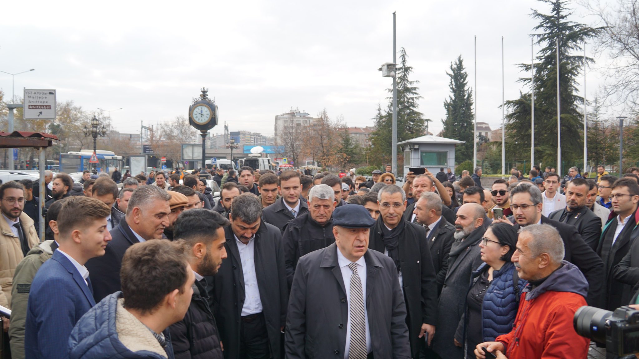 Prof. Dr. Ümit Özdağ, Zafer Partisi’ne yapılan iftiralar hakkında açıklama yaptı
