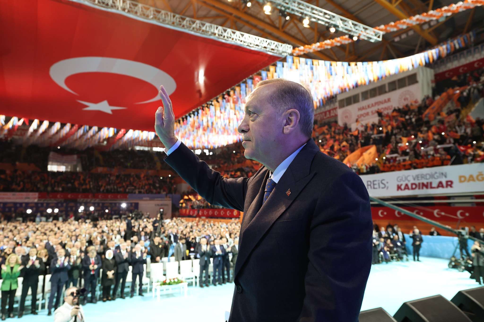 CHP Lideri Özgür Özel'den Erdoğan'a Sert Çıkış: "Savcı mısın, Hakim misin? Hodri Meydan!"