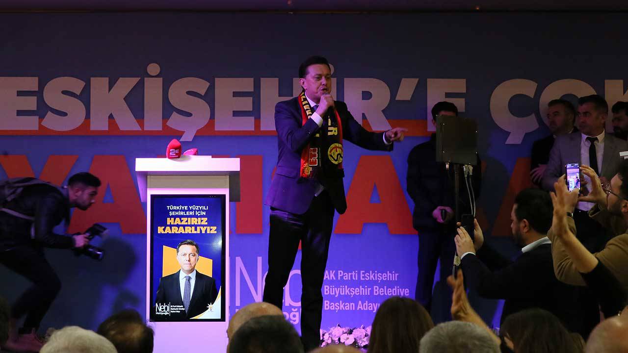 Eskişehir’de AKP’li Başkan Adayı Hatipoğlu, Gazetecilere Yaptığı Gafla Toplumdan Gelen Tepkiler Artıyor