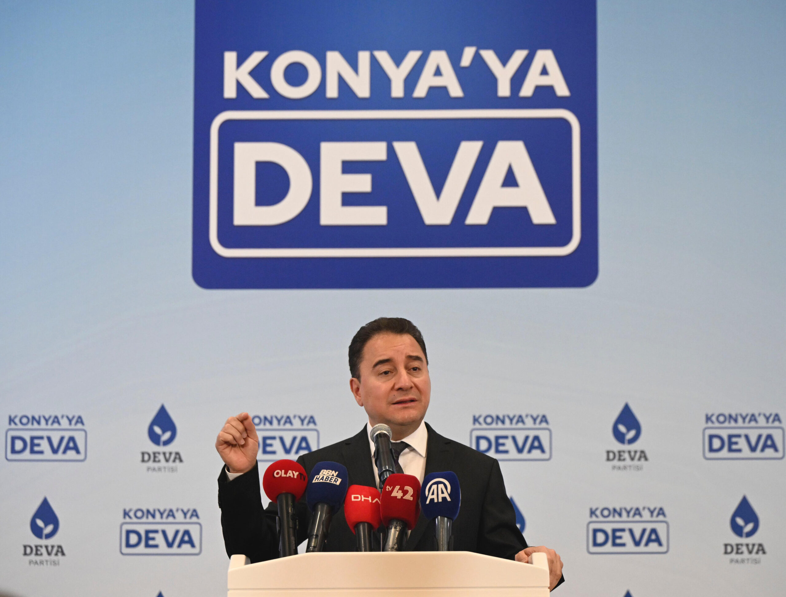 Ali Babacan’dan Gündeme Dair Sert Mesajlar: “Adalet Olmadan Ekonomi Düzelmez, Gençlere Bir Gençlik Borçlusunuz”