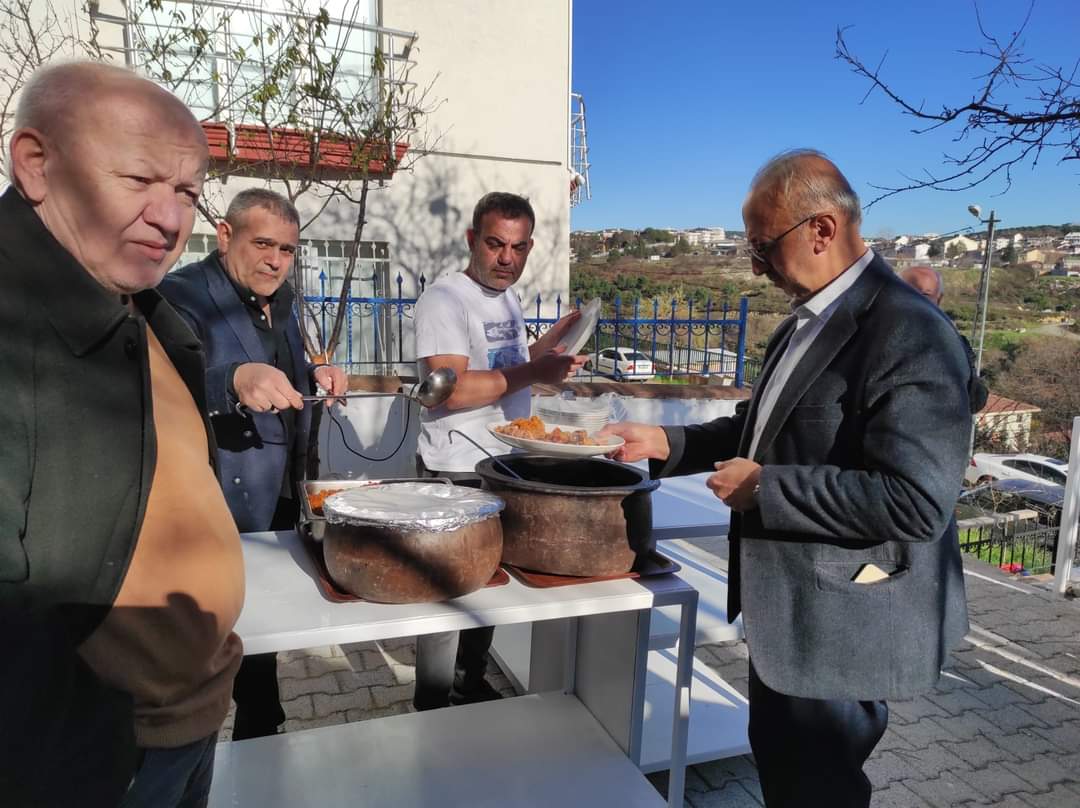 Çekmeköy Belediyesi Meclis Üyesi Şükrü Bakar, Çalışan Gazetecileri Onurlandırdı