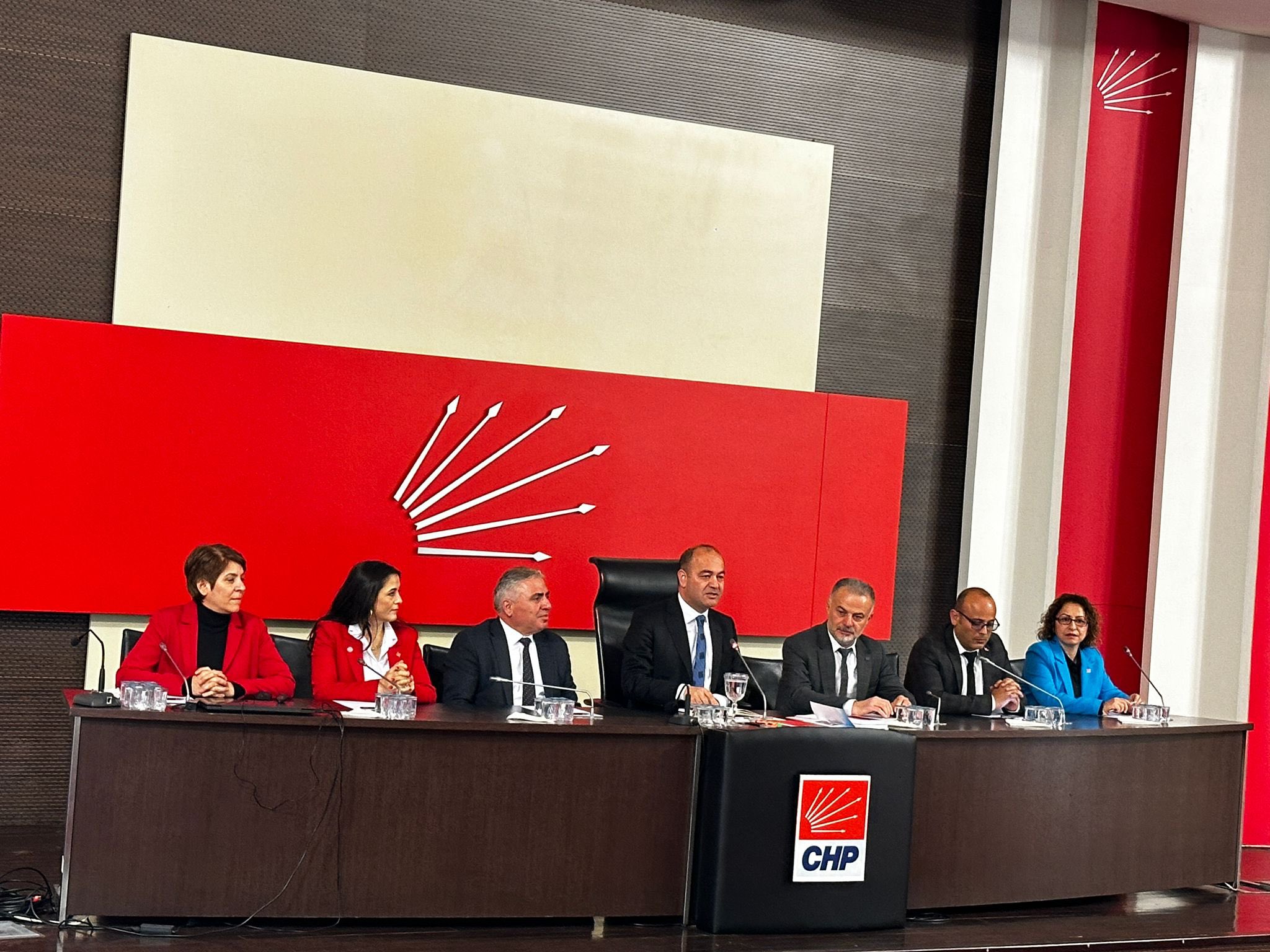 CHP İstanbul Milletvekili ve Genel Başkan Yardımcısı Özgür Karabat, Tokatlı Sivil Toplum Kuruluşlarıyla Buluştu