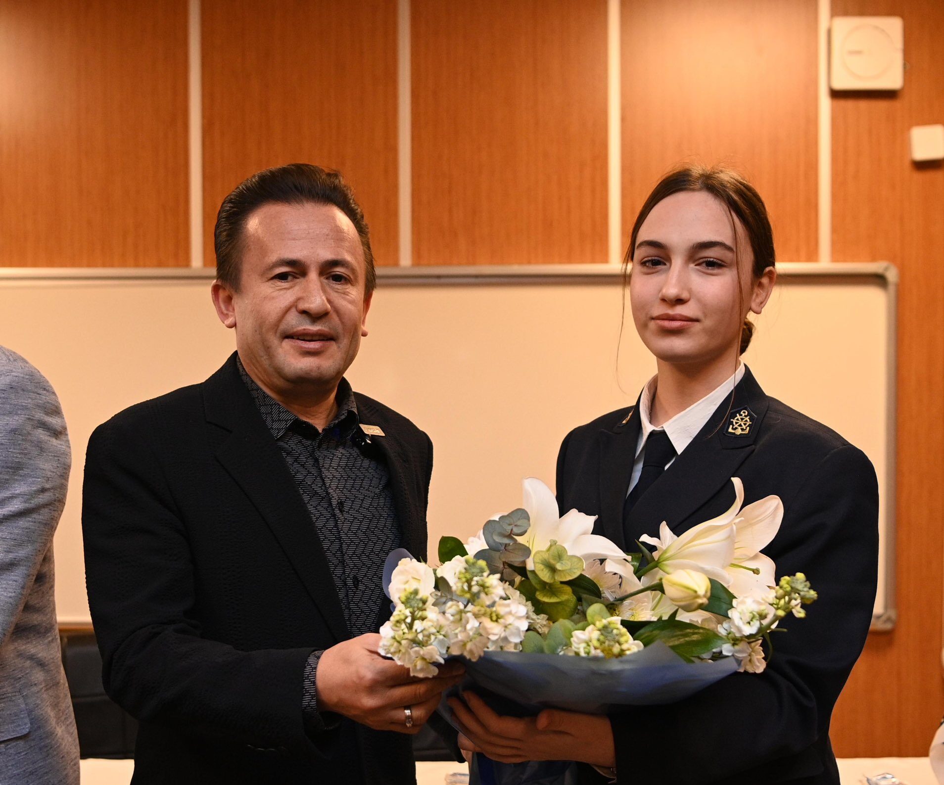 Dr. Şadi Yazıcı, Tuzla Piri Reis Mesleki ve Teknik Anadolu Lisesi’nde Haftaya Bayrak Töreni ve Saygı Duruşuyla Başladı