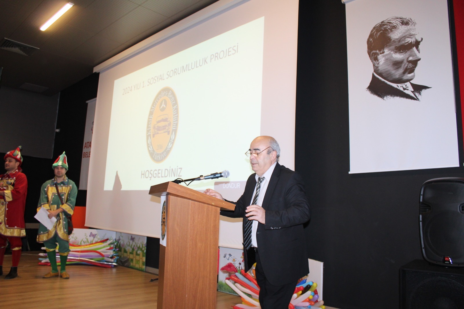 Klasik Mercedes Benz Kulübü, “Geleceğin Yıldız Çocukları” Projesiyle Yenisahralı 100 Çocuğa Bot ve Mont Desteği Sağladı