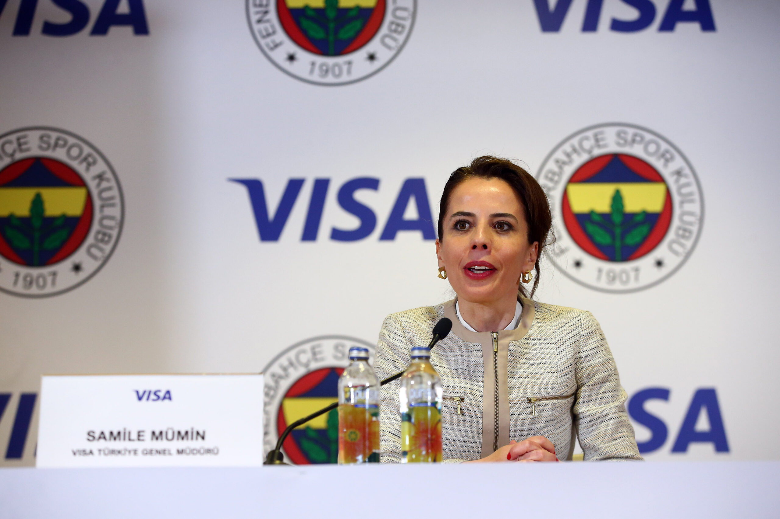 Visa ve Fenerbahçe iş birliğiyle  taraftarlara özel ön ödemeli dijital kart