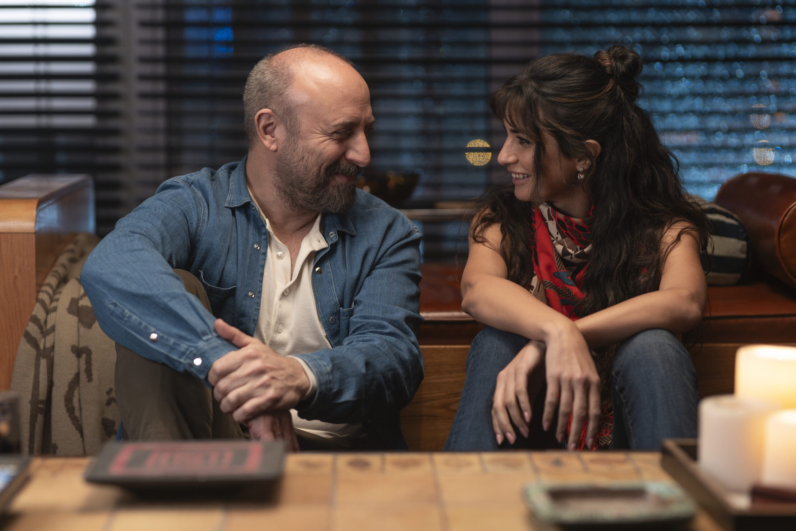 Halit Ergenç ve Tûba Büyüküstün’den etkileyici performans…   “Yarın Yokmuş Gibi” dizisinin ilk teaser’ı ses getirdi!