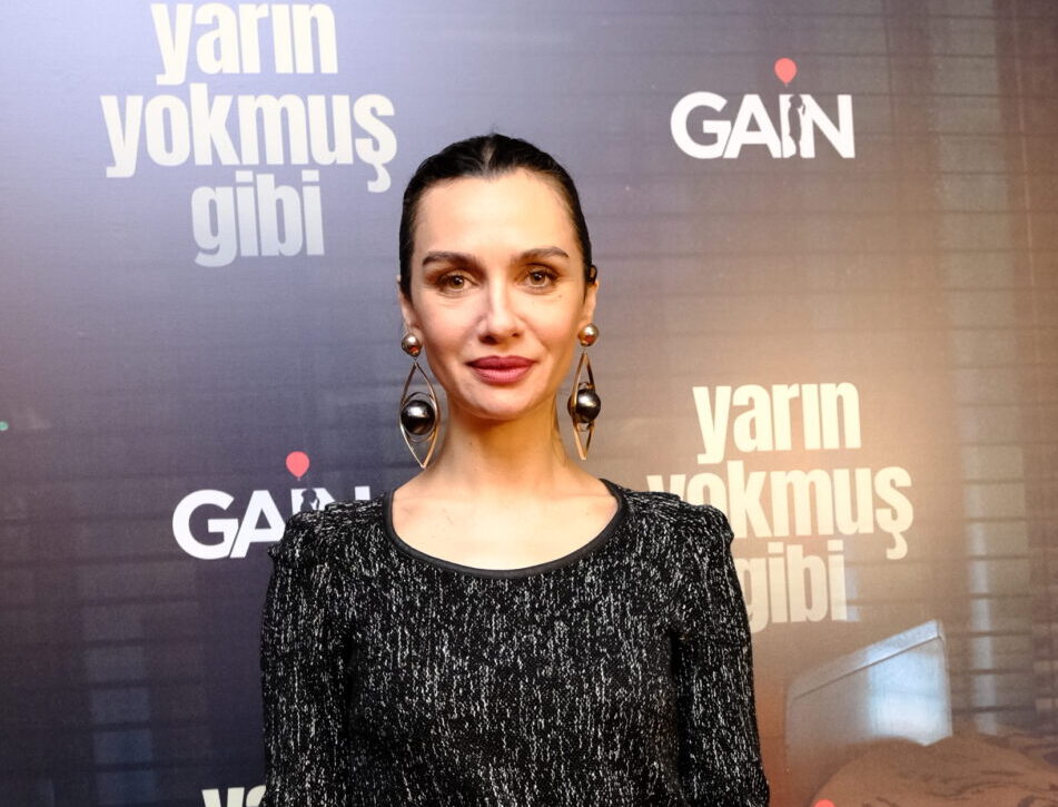 Halit Ergenç ve Tûba Büyüküstün’ü buluşturan “Yarın Yokmuş Gibi” dizisine muhteşem gala