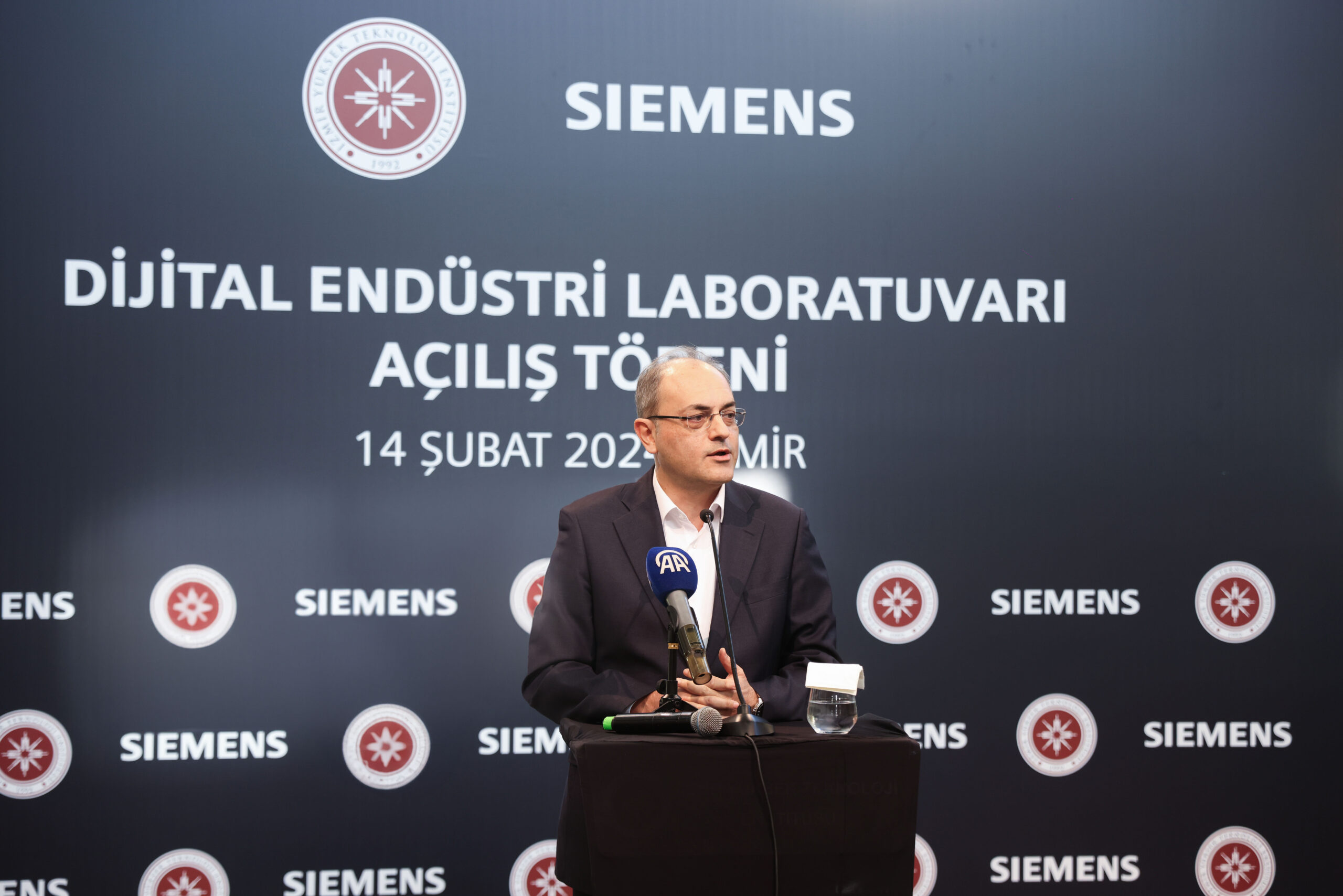 SIEMENS TÜRKİYE VE İZMİR YÜKSEK TEKNOLOJİ ENSTİTÜSÜ İŞ BİRLİĞİNDE DİJİTAL ENDÜSTRİ, AR-GE VE YAZILIM LABORATUVARI HİZMETE AÇILDI