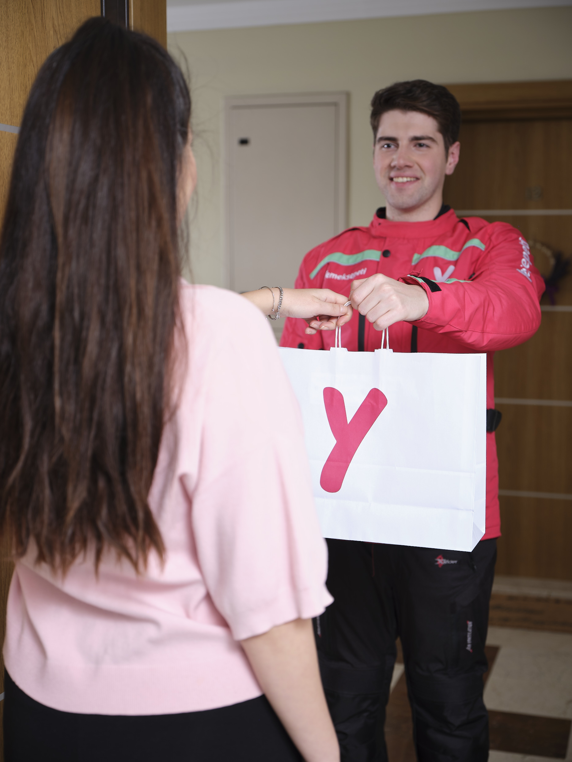 Yemeksepeti’nden Kupon Kazandıran ‘Arkadaşını Davet Et’ Kampanyası Başladı