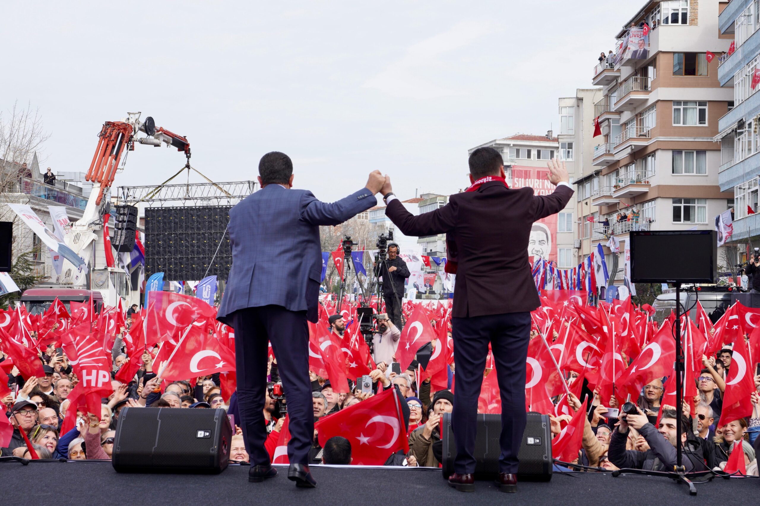 Ekrem İmamoğlu'ndan Silivri'den Sert Mesaj: "Ya Adalet, Ya Sefalet!"
