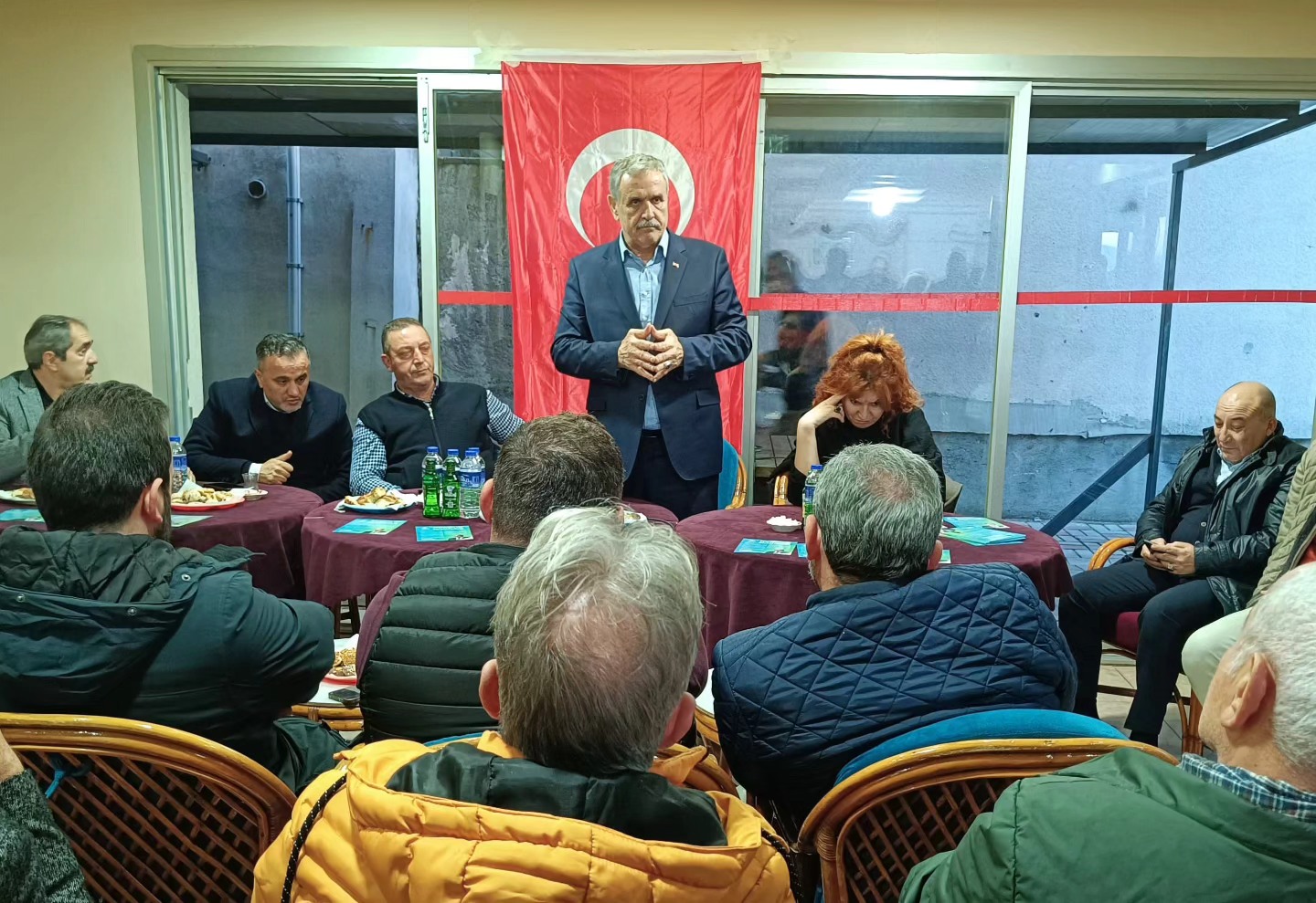 Seçim Yaklaşırken Başkan Adaylarından Tepki Çeken Hareketler: “Nah” Çekmek Son Olay