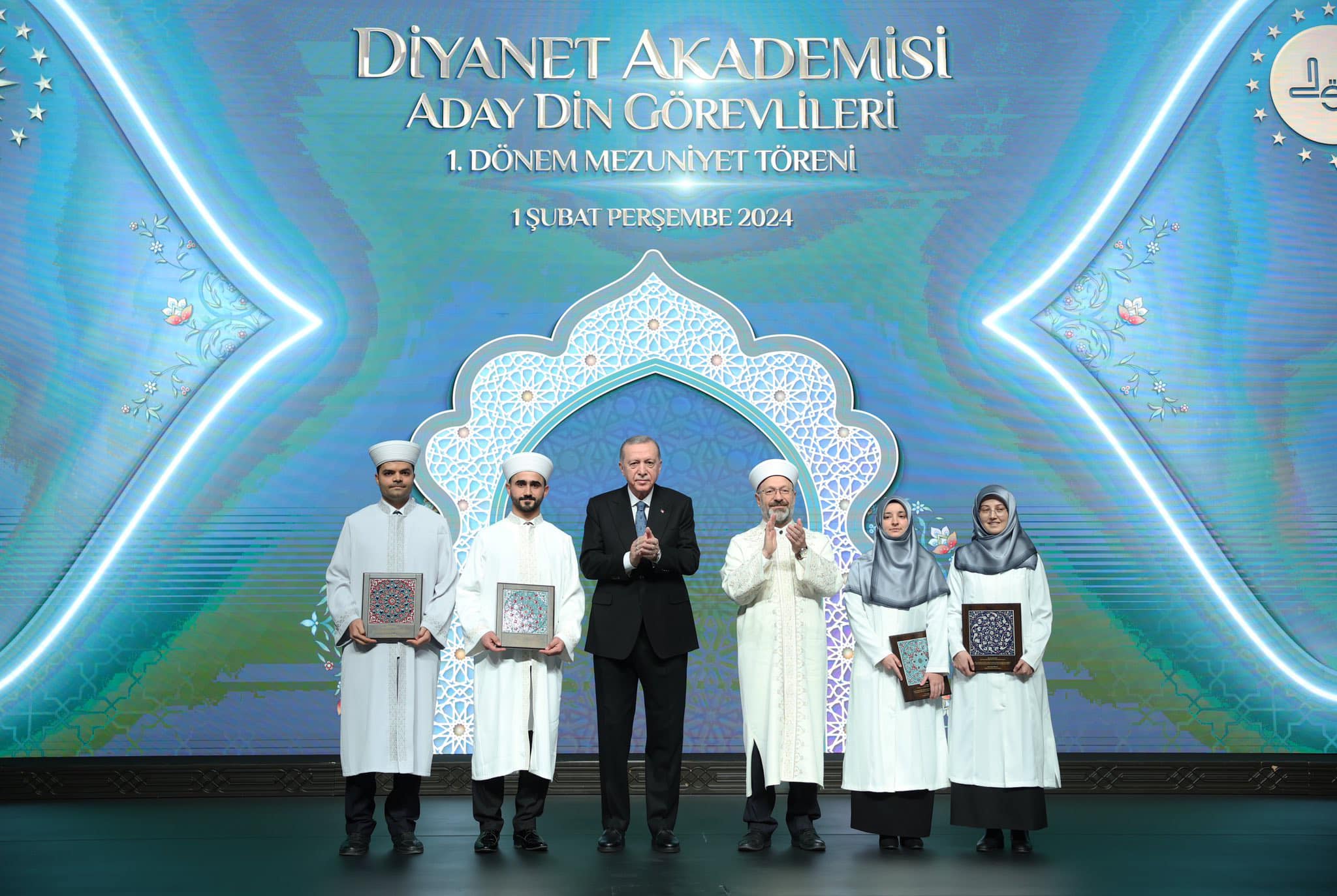 Cumhurbaşkanı Erdoğan’dan “Şeriat” Açıklaması: “Farklı Maskeler Altında Şeriat Düşmanlığı Var”