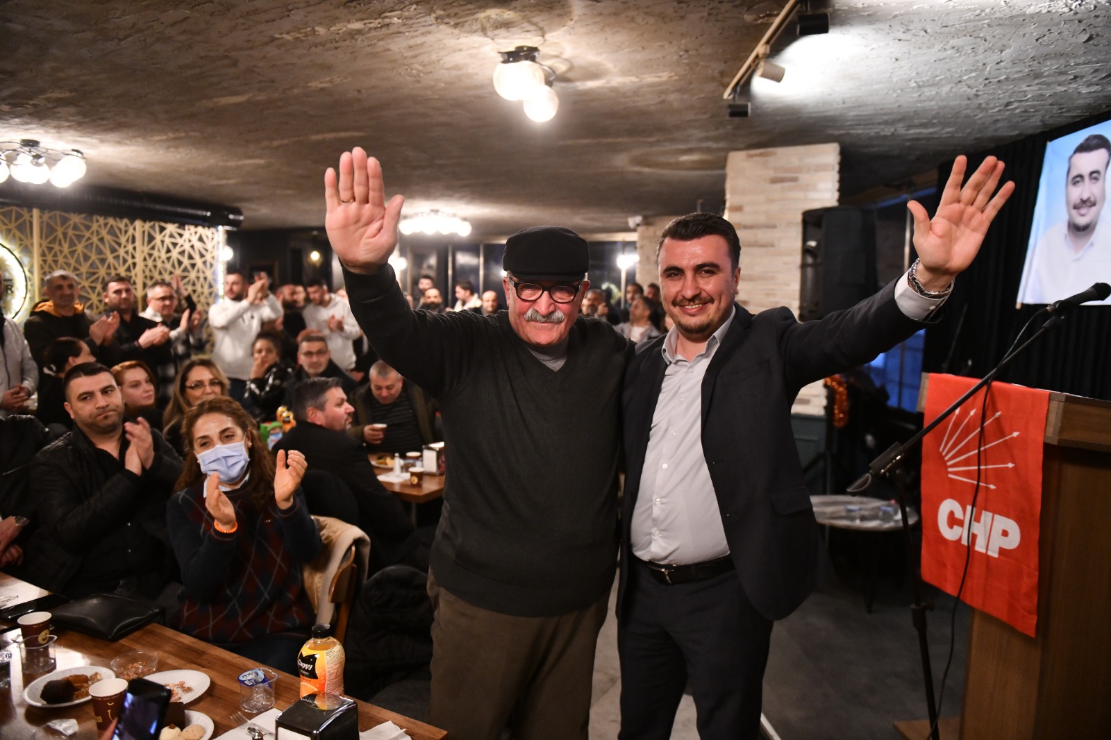 Uğur Kelleci’nin Sultangazi Buluşması: Aday Adaylığı Süreci ve Değerlendirme Toplantısı”