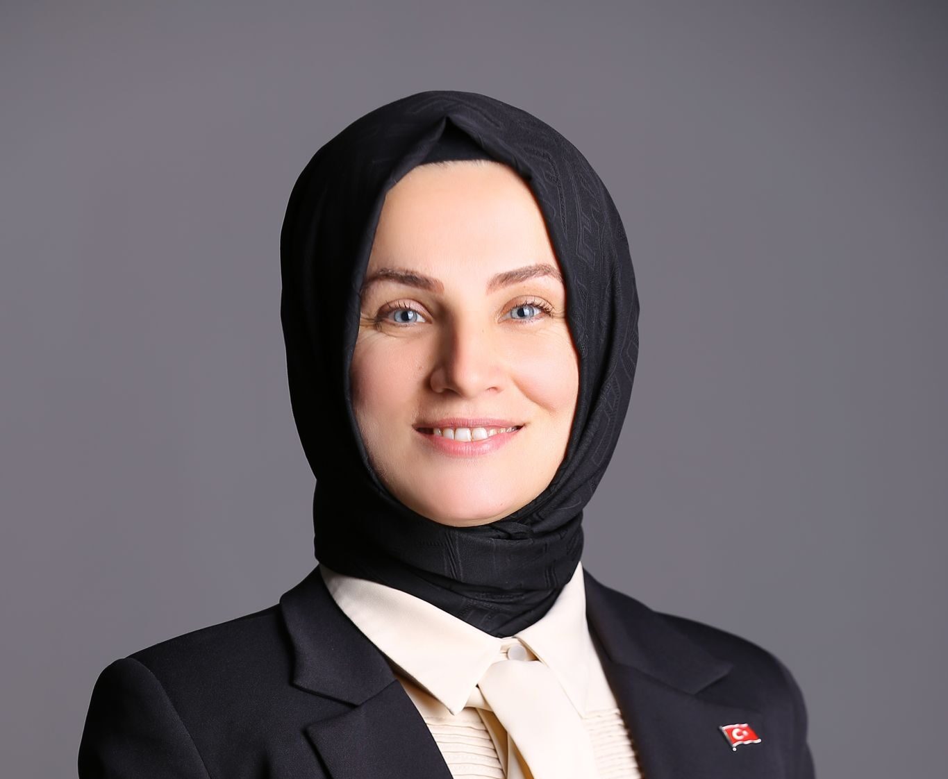 Çekmeköy’ün Sevilen Muhtarı Nuray Tak Meclise Giriyor