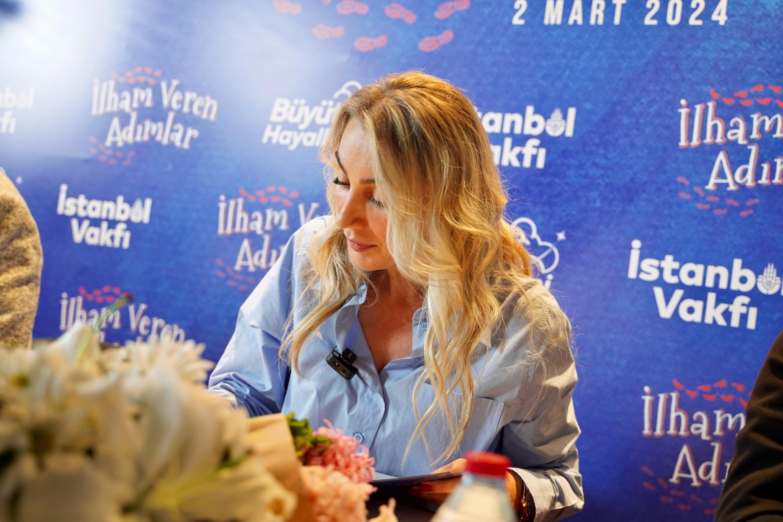 İLHAM VERENLER İMZA GÜNÜNDE BULUŞTU