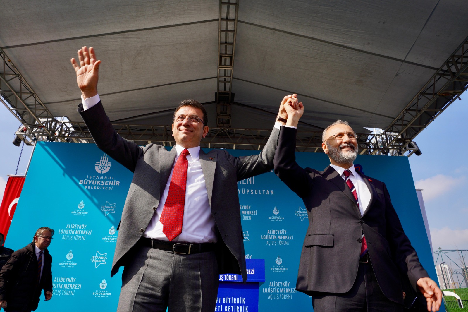 İMAMOĞLU’NDAN ‘EMNİYET OTOGARI’ TEPKİSİ: ACABA BU OTOGARIN SAHİBİ KİM? YA DA ARKASINDAKİLER KİM?