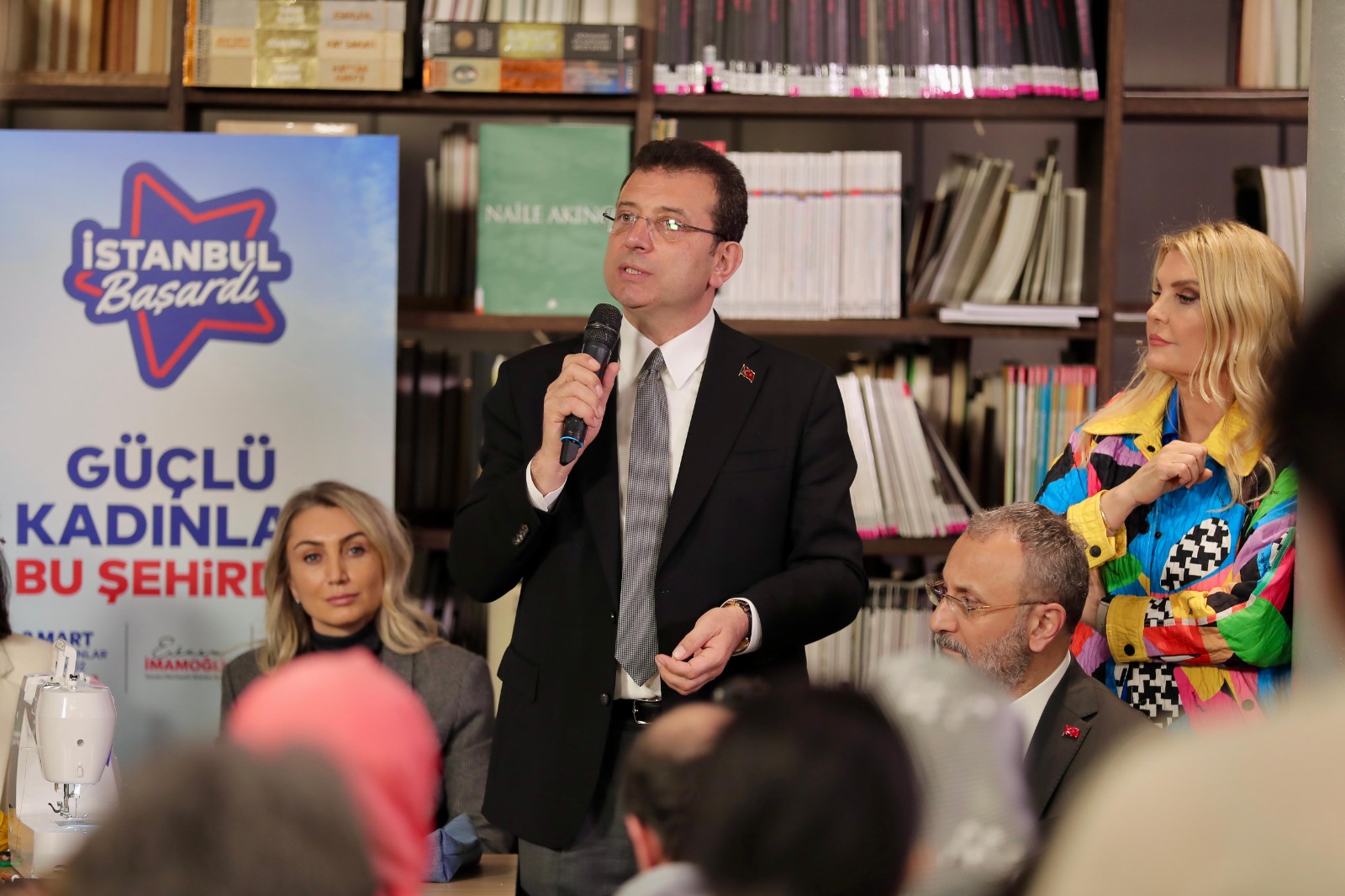 İMAMOĞLU: ‘OTOBÜS ŞOFÖRÜ KADIN OLUR MU?’ OLUR. BAL GİBİ OLUYOR İŞTE 