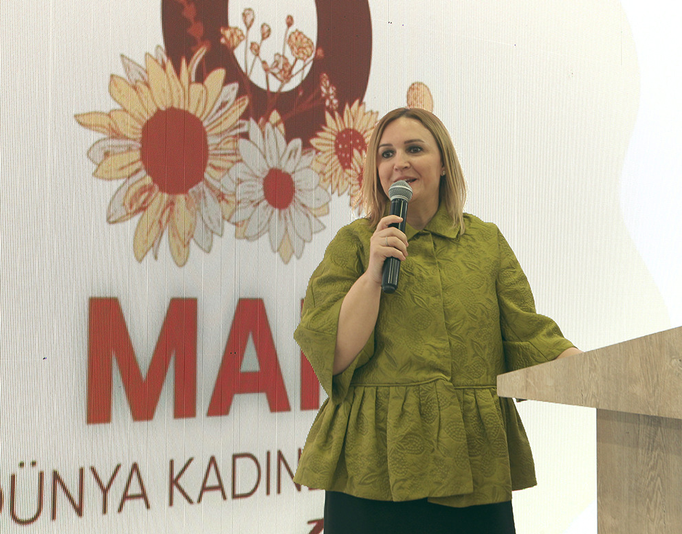 AK Parti Bayrampaşa Belediye Başkan Adayı Av. İlknur Kovaç Bayraktar, Dünya Kadınlar Günü’nü kadınlarla birlikte kutladı