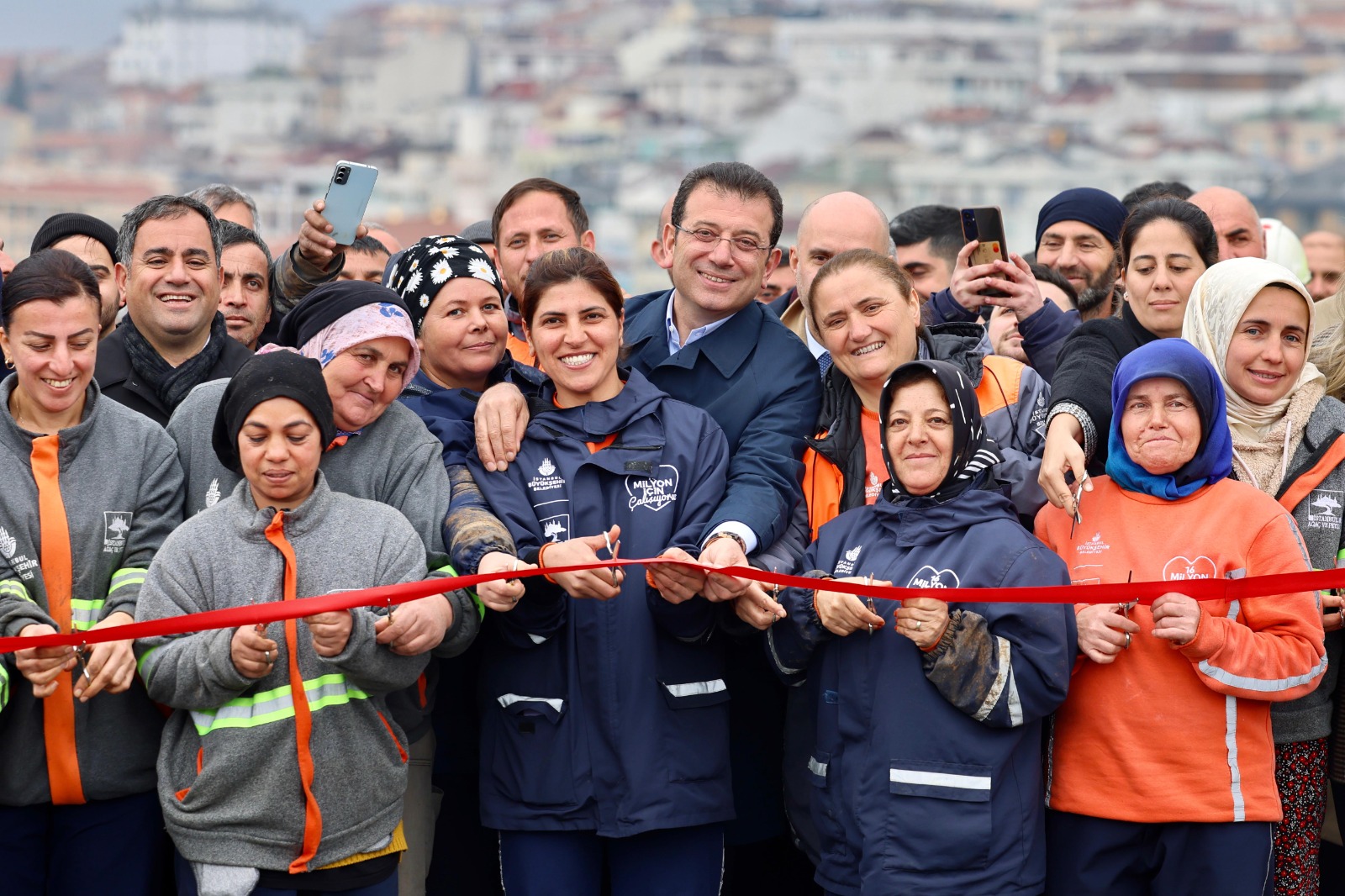 İMAMOĞLU: FİKİRTEPE, KENTSEL DÖNÜŞÜM KAVRAMINI LEKELEYEN, YARI YOLDA BIRAKAN, SIKINTIYA SOKAN BİR KAVRAM
