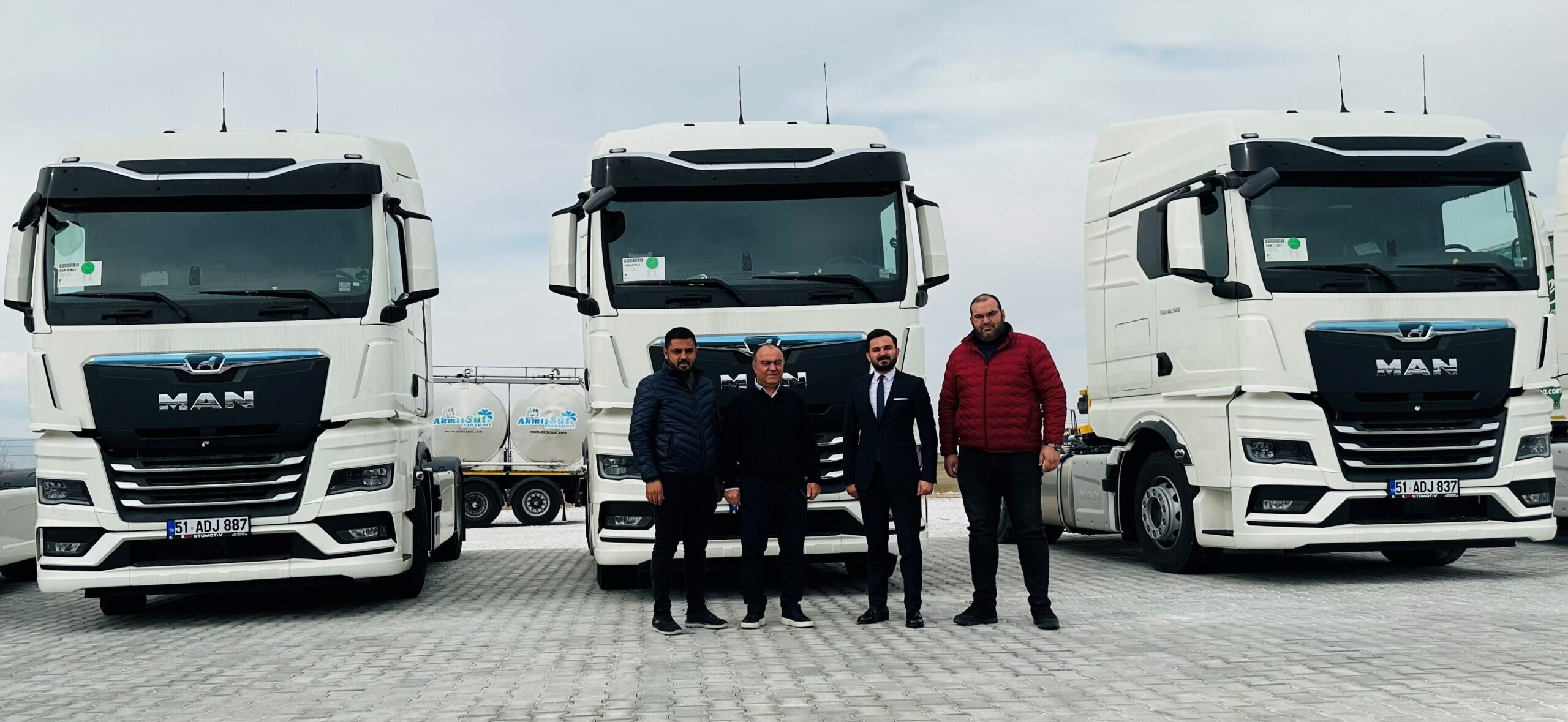 “Akmis Süt, MAN Çekicilerle Filosunu Genişletiyor: Türkiye’nin Süt Sektöründeki Dev Yatırımı”