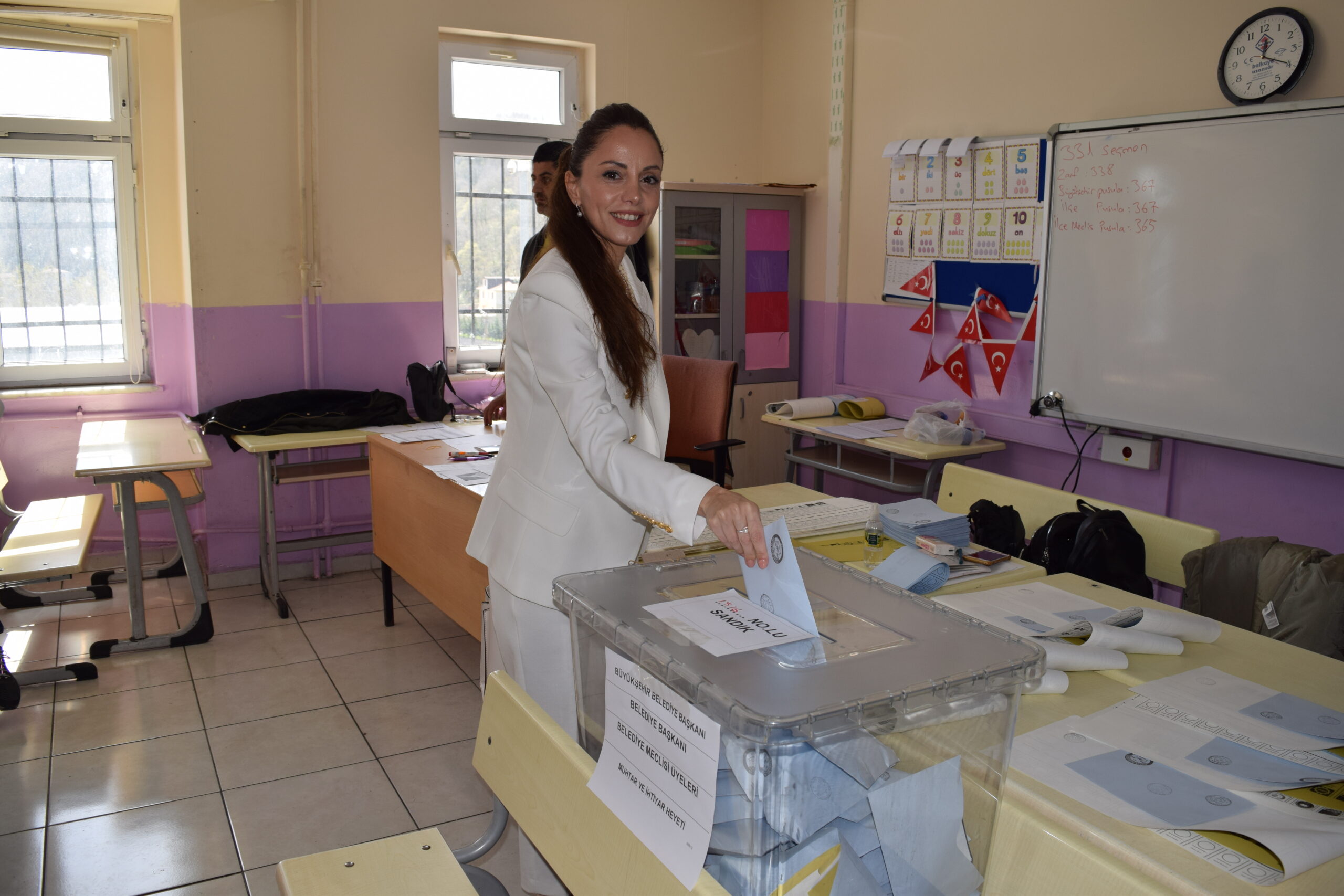 İSTANBUL BÜYÜKŞEHİR BELEDİYESİ BAĞIMSIZ BAŞKAN ADAYI HÜLYA KAVUZLU OYUNU BEYKOZ’DA KULLANDI