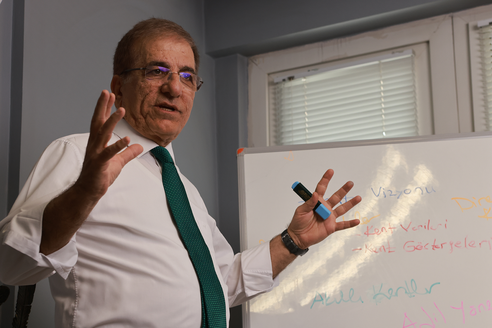 YRP Bursa Büyükşehir Belediye Başkanı Sedat Yalçın, Atatürk Caddesi’nde Trafik Yer Altına Alınacak