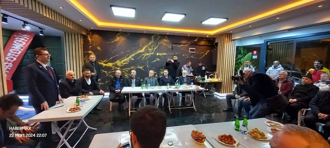 Çekmeköy Hamidiye Mahallesi’nde İftar Sonrası Orhan Çerkez’e Yoğun İlgi