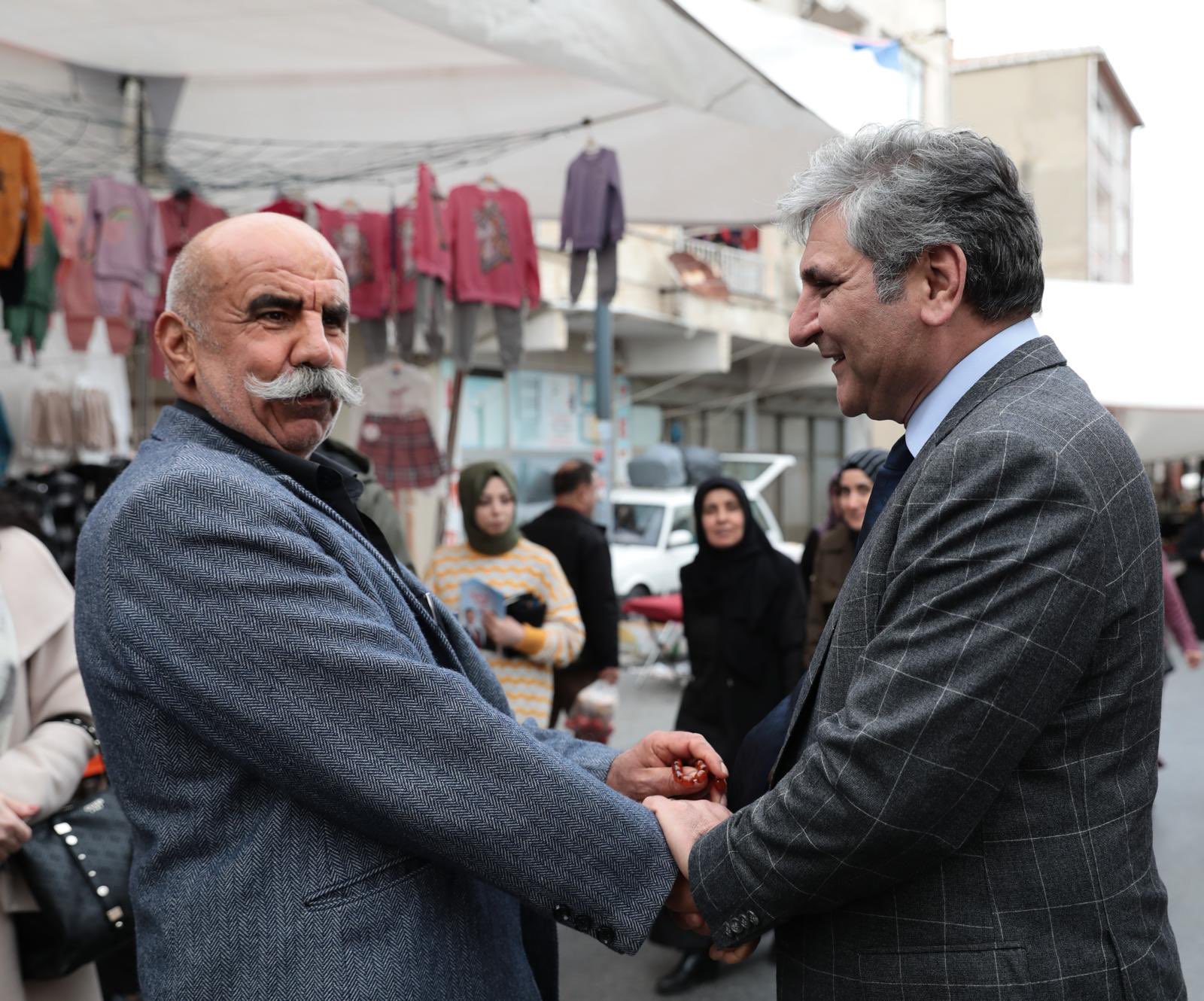 Ümraniye CHP Belediye Başkan Adayı Aykut Erdoğdu, Semt Pazarı Ziyareti Sonrası Açıklamalarda Bulundu