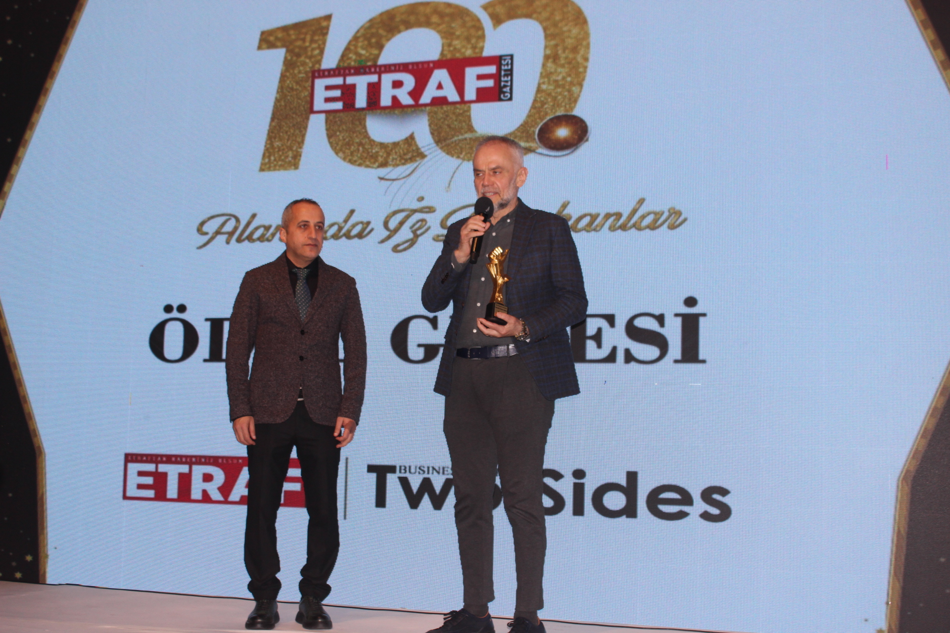 Etraf Gazetesi, 5. kez düzenlediği etkinlikte 100. yıla damga vuran isimleri ödüllendirdi.