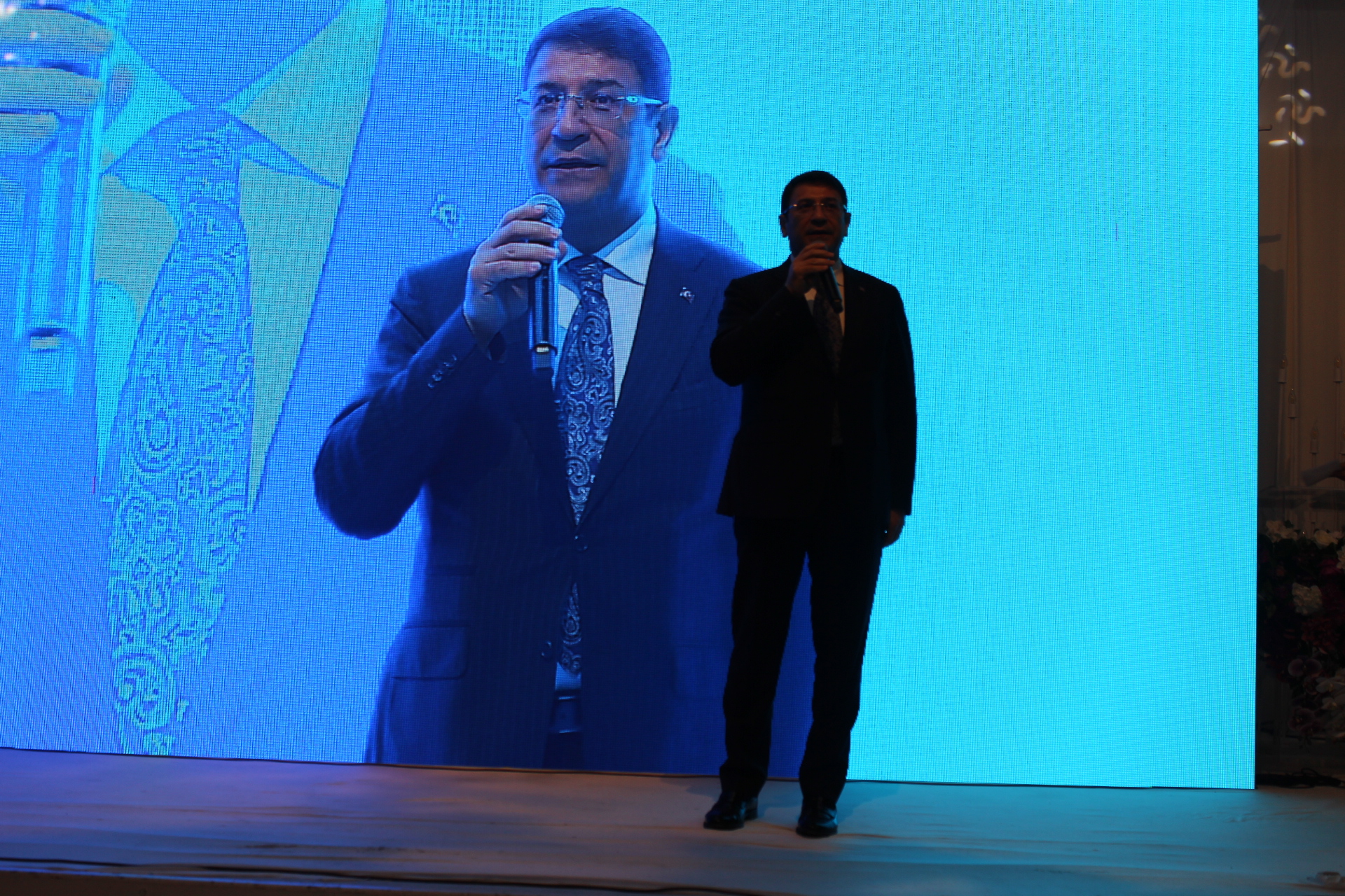 DEVA Partili Şahin’den Halk TV’ye geçmiş olsun mesajı: “Adalet Yüzyılı diye yola çıkan iktidar, muhalifleri baskı ve yargı sopasıyla hizaya sokmaya çalışıyor”