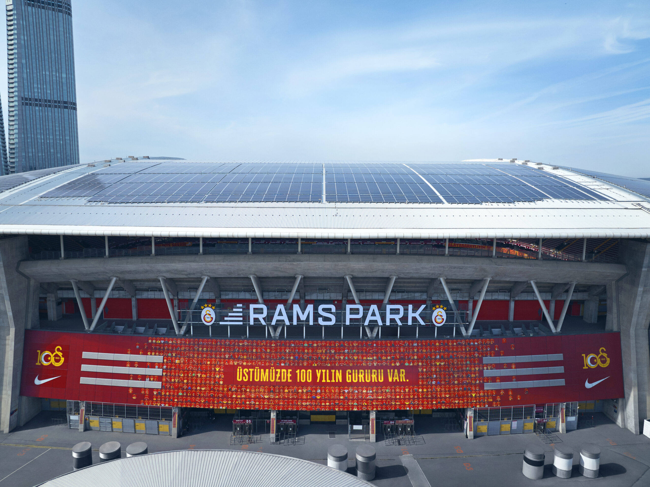 Cumhuriyetin gururlu yüzleri Ali Sami Yen Spor Kompleksi RAMS Park’ı sarmalıyor