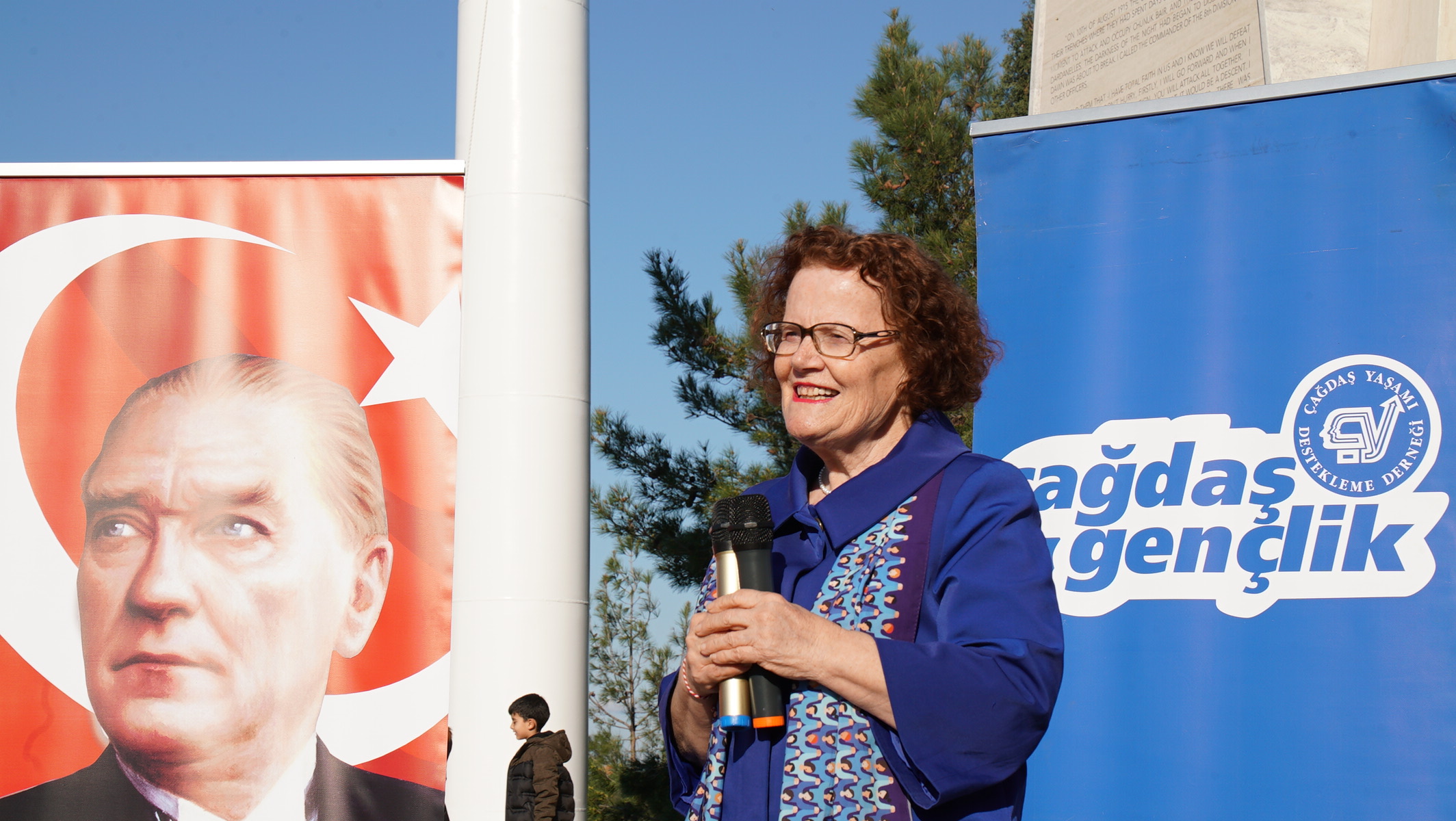 15. Çağdaş Gençlik Geleneksel Şehitler Abidesi Çanakkale Buluşması Gerçekleştirildi!