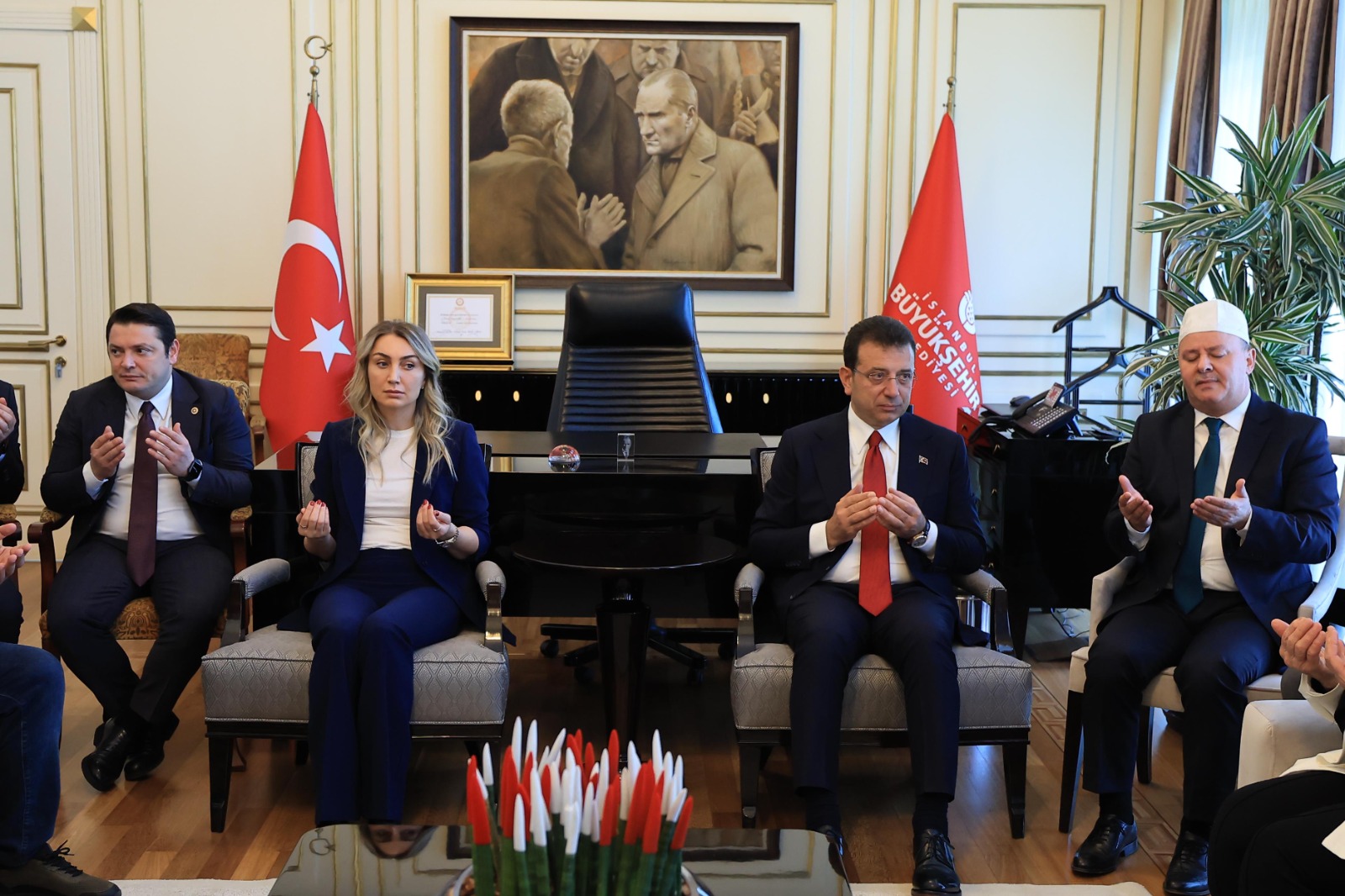 Başkan İmamoğlu’ndan Erdoğan’a Çağrı, “Mazbatamı Aldığım Gün Randevu Talep Ediyorum; Sandalye Kırık Olmasın Yeter”