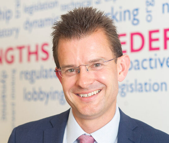 DÜNYA BOYACILAR BİRLİĞİ BAŞKANI THOMAS BOWTELL İSTANBUL’A GELİYOR