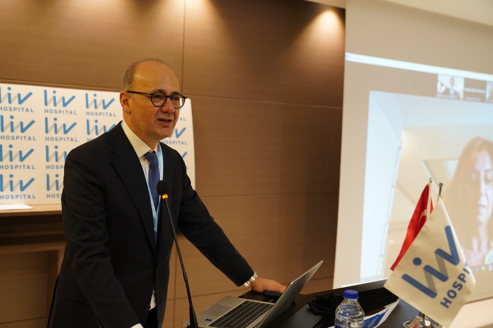 MİDE KANSERİNDE GÜNCEL TEDAVİ YAKLAŞIMLARI SEMPOZYUMU: TANI, CERRAHİ VE ONKOLOJİK TEDAVİ